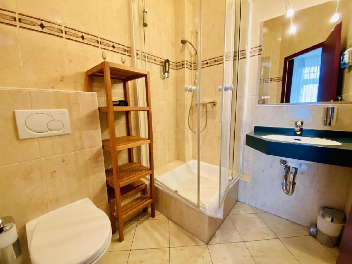 Doppelzimmer Tresen, Direkt Am Alten Strom รอสต็อค ภายนอก รูปภาพ
